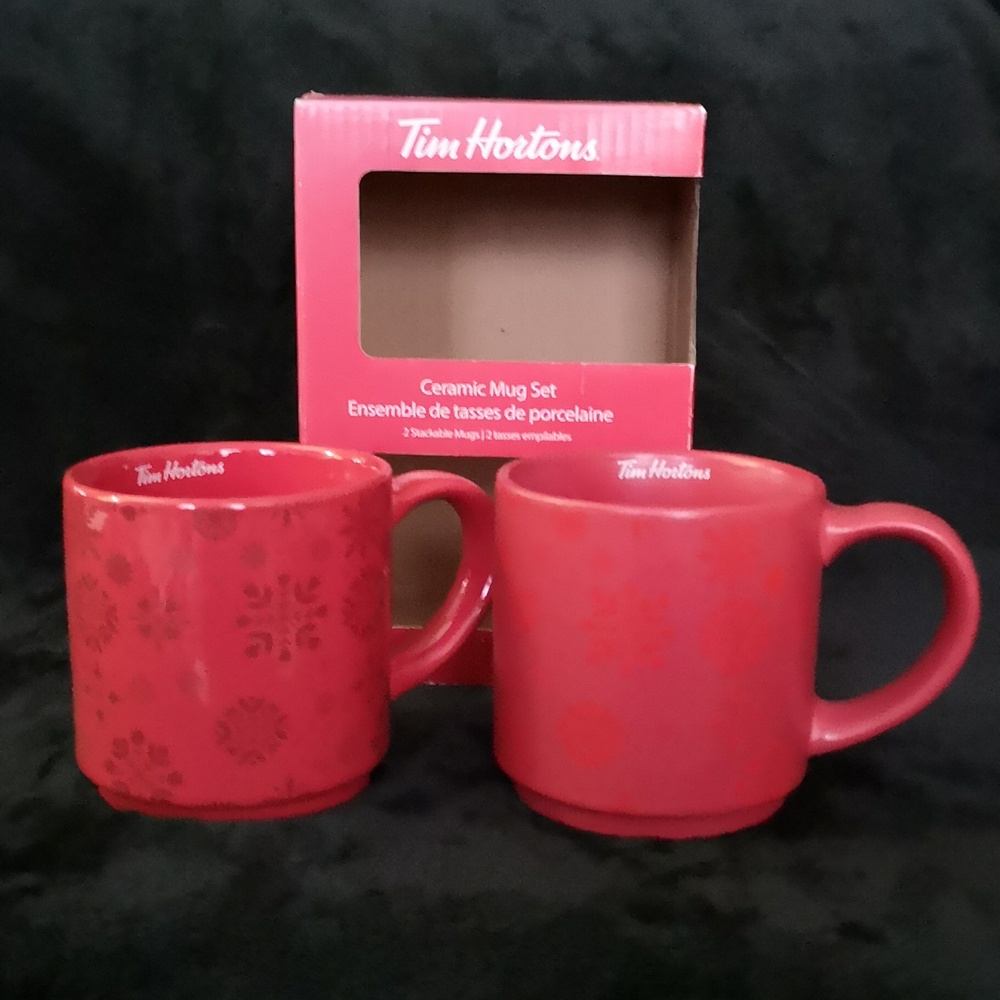 Brand New Set of Two Tim Hortons Coffee Tea Mugs Limited Edition Red Snowflakes